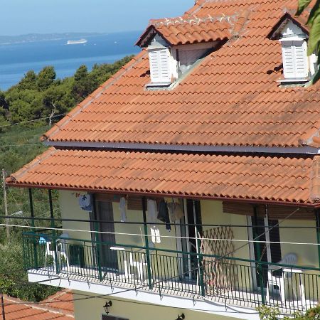 Villa Nefeli Loútsa Eksteriør billede