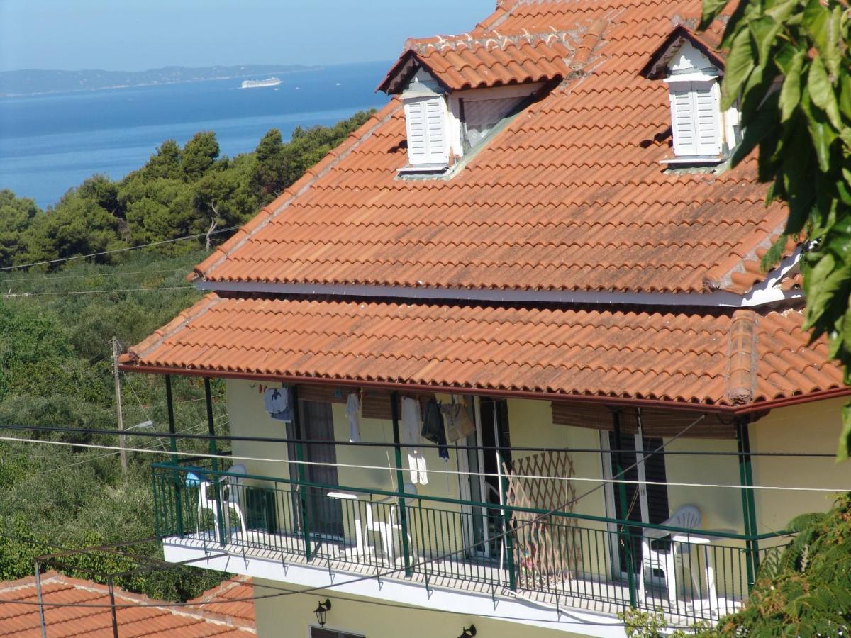 Villa Nefeli Loútsa Eksteriør billede